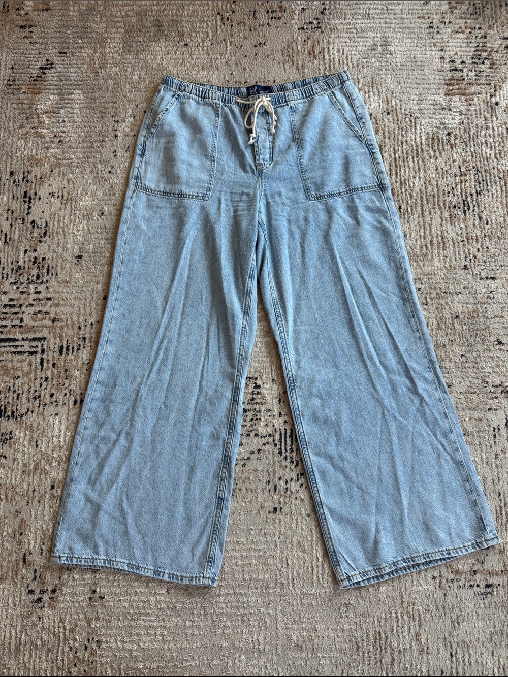 GAP Mid Rise Soft Pull-On Wide-Leg Jeans - Picture 2 of 8